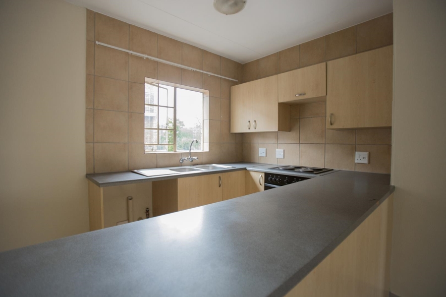To Let 1 Bedroom Property for Rent in Newmark Estate Gauteng