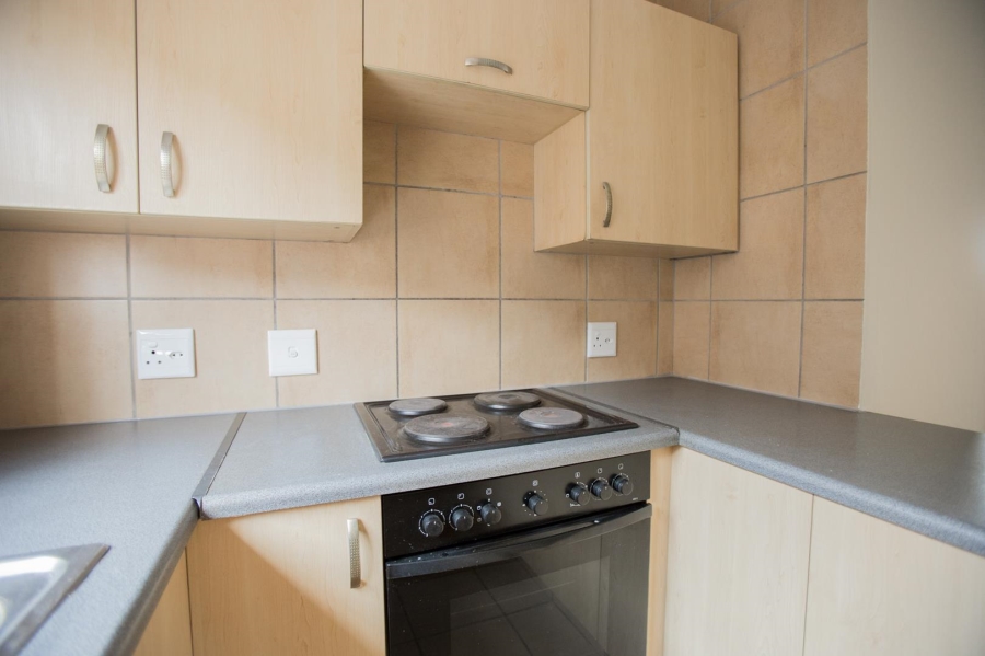 To Let 1 Bedroom Property for Rent in Newmark Estate Gauteng