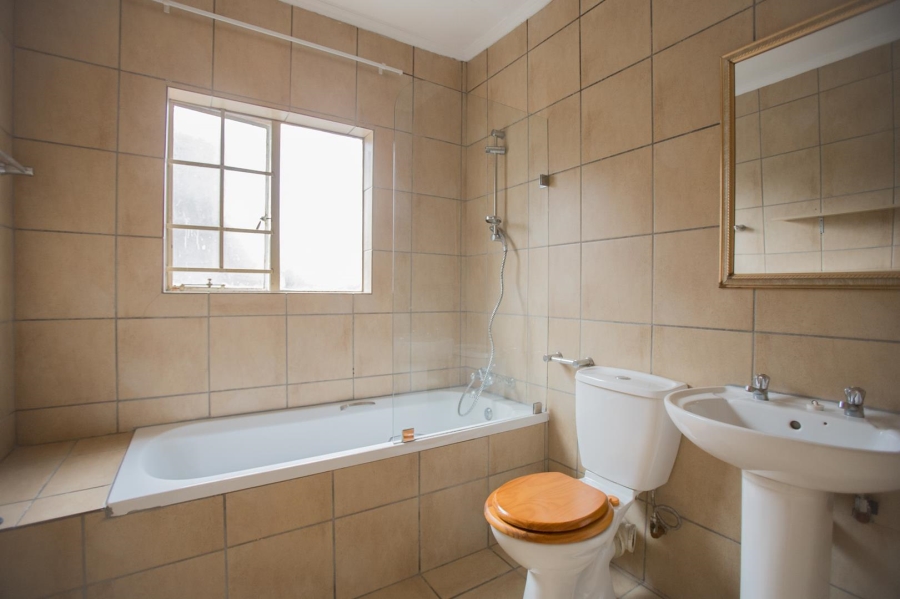 To Let 1 Bedroom Property for Rent in Newmark Estate Gauteng