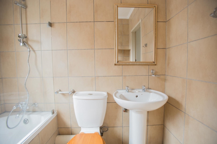 To Let 1 Bedroom Property for Rent in Newmark Estate Gauteng