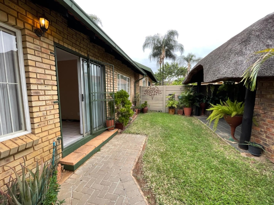 2 Bedroom Property for Sale in Die Wilgers Gauteng