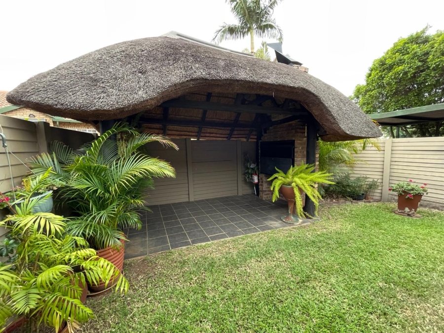 2 Bedroom Property for Sale in Die Wilgers Gauteng