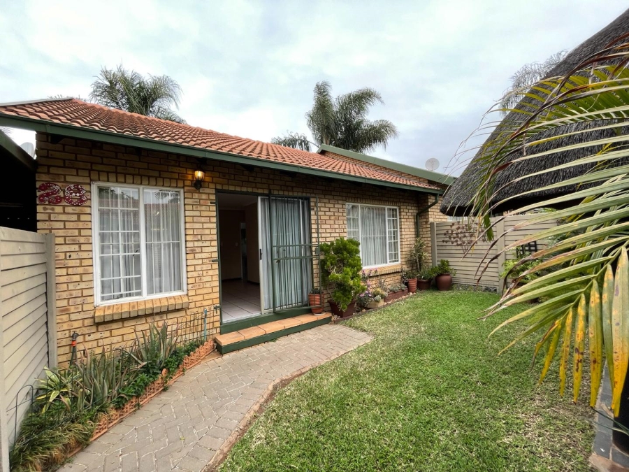 2 Bedroom Property for Sale in Die Wilgers Gauteng