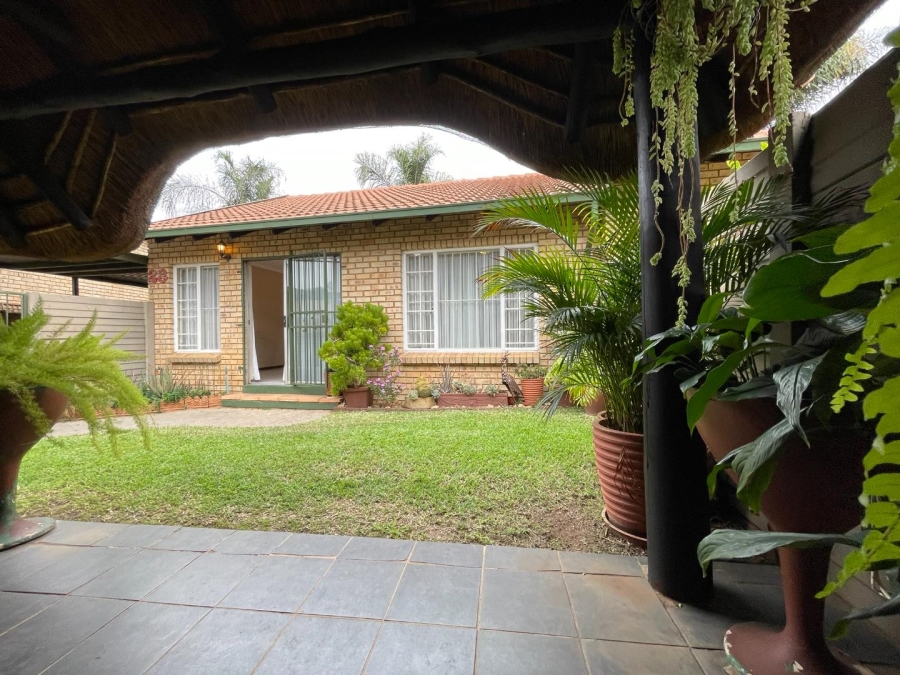 2 Bedroom Property for Sale in Die Wilgers Gauteng