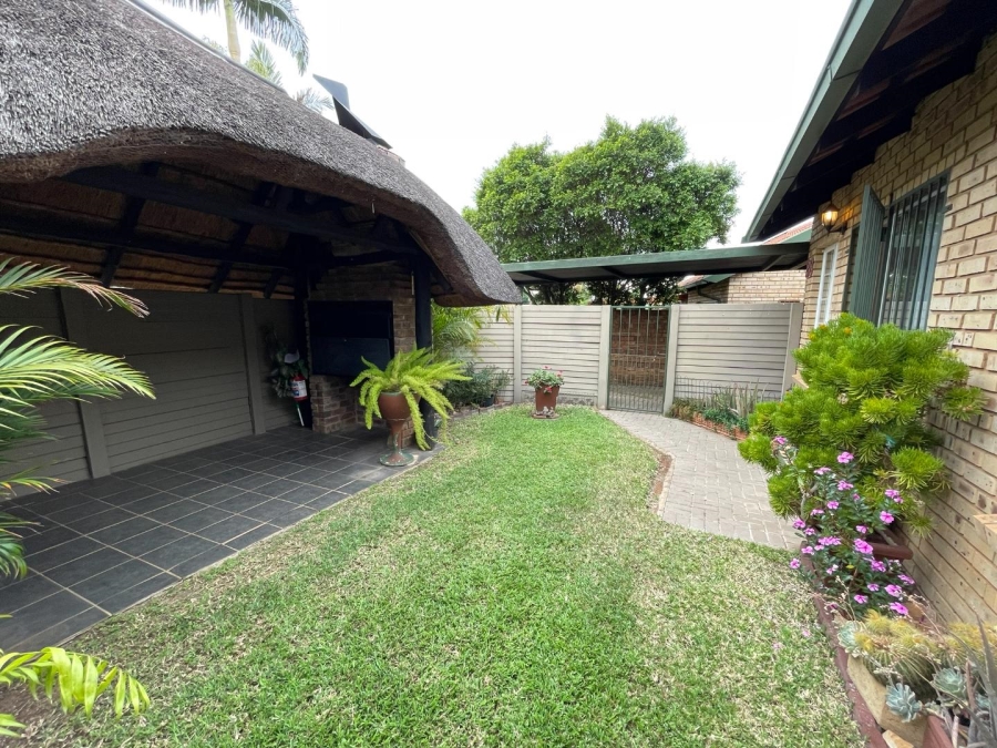 2 Bedroom Property for Sale in Die Wilgers Gauteng