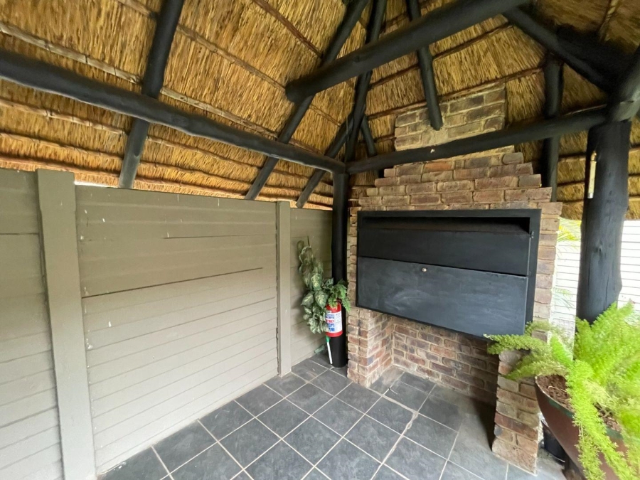 2 Bedroom Property for Sale in Die Wilgers Gauteng