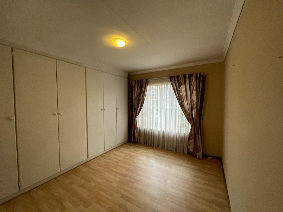2 Bedroom Property for Sale in Die Wilgers Gauteng