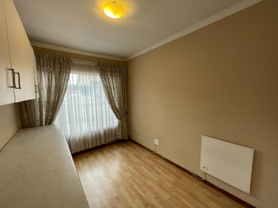 2 Bedroom Property for Sale in Die Wilgers Gauteng