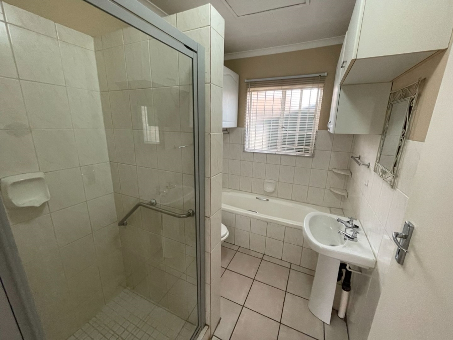 2 Bedroom Property for Sale in Die Wilgers Gauteng