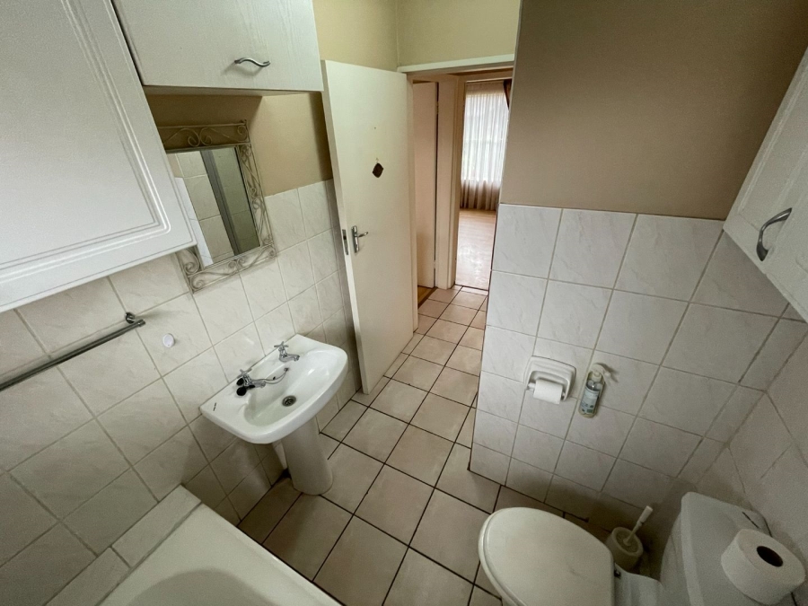 2 Bedroom Property for Sale in Die Wilgers Gauteng