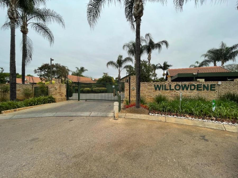 2 Bedroom Property for Sale in Die Wilgers Gauteng