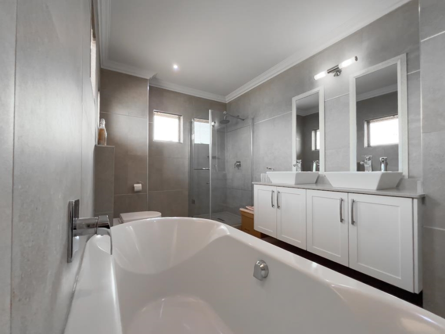 3 Bedroom Property for Sale in Midstream Meadows Gauteng