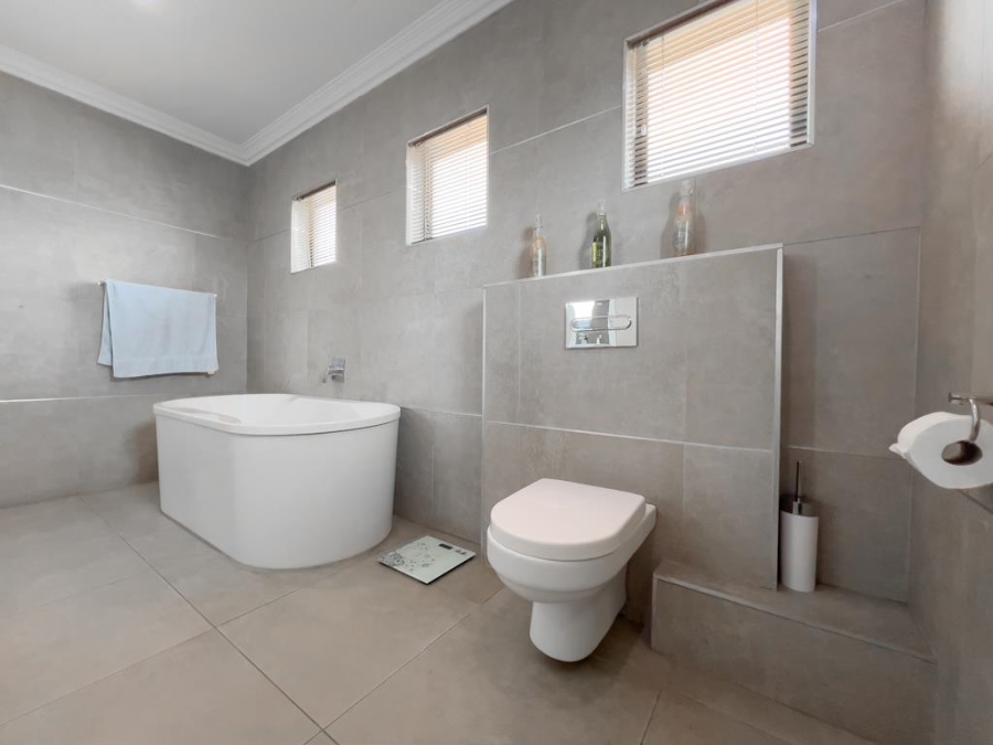 3 Bedroom Property for Sale in Midstream Meadows Gauteng