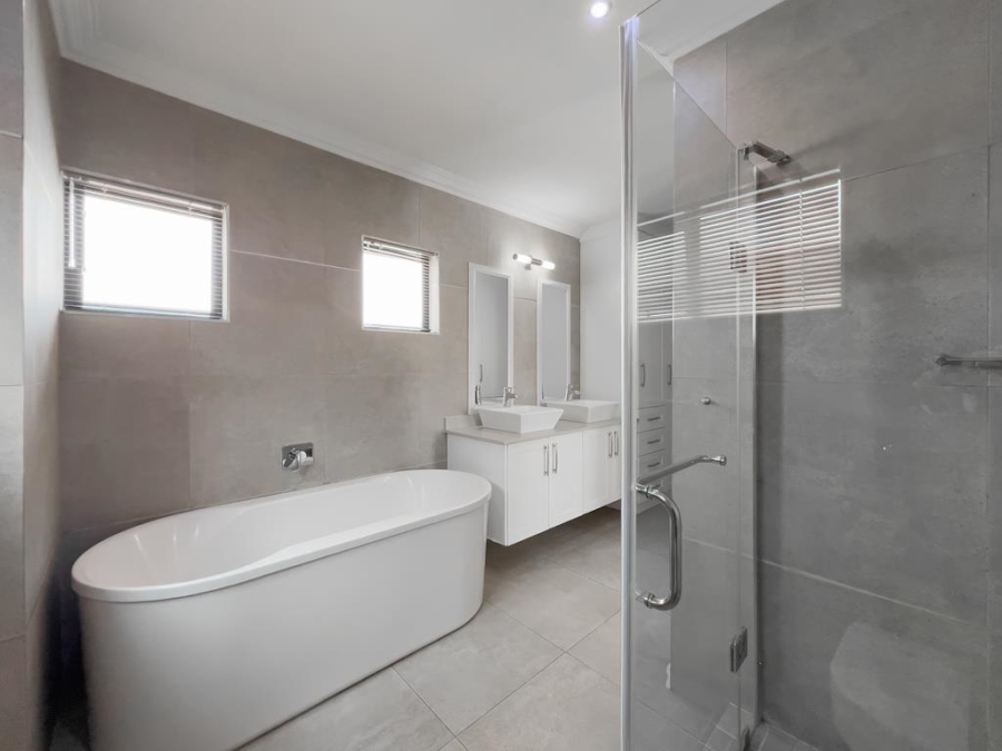 3 Bedroom Property for Sale in Midstream Meadows Gauteng