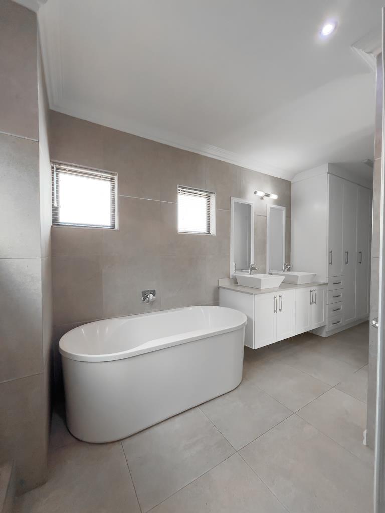 3 Bedroom Property for Sale in Midstream Meadows Gauteng