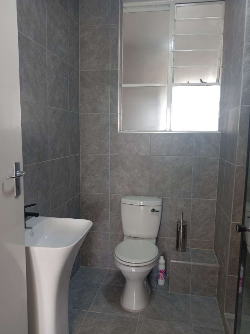 To Let 2 Bedroom Property for Rent in Bedford Gardens Gauteng