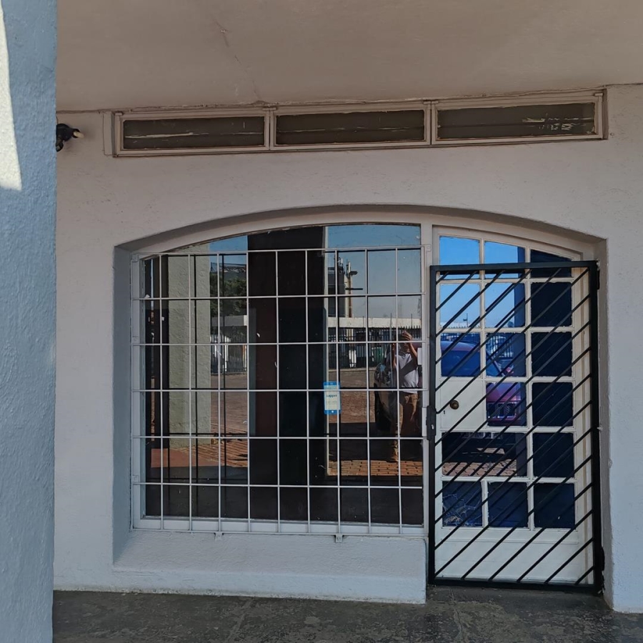 To Let commercial Property for Rent in Blairgowrie Gauteng
