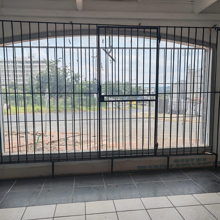 To Let commercial Property for Rent in Blairgowrie Gauteng
