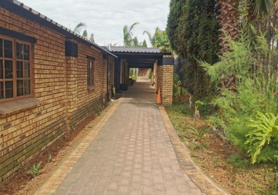 5 Bedroom Property for Sale in Rand Collieries Gauteng