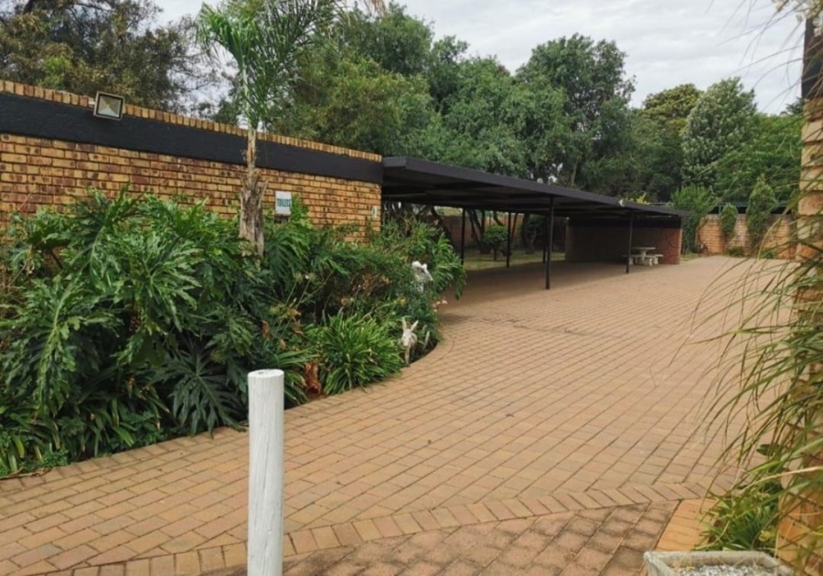5 Bedroom Property for Sale in Rand Collieries Gauteng