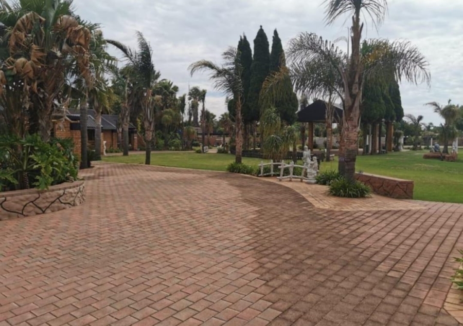 5 Bedroom Property for Sale in Rand Collieries Gauteng