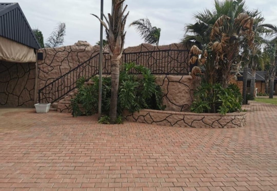 5 Bedroom Property for Sale in Rand Collieries Gauteng