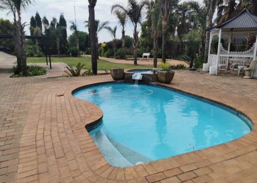 5 Bedroom Property for Sale in Rand Collieries Gauteng