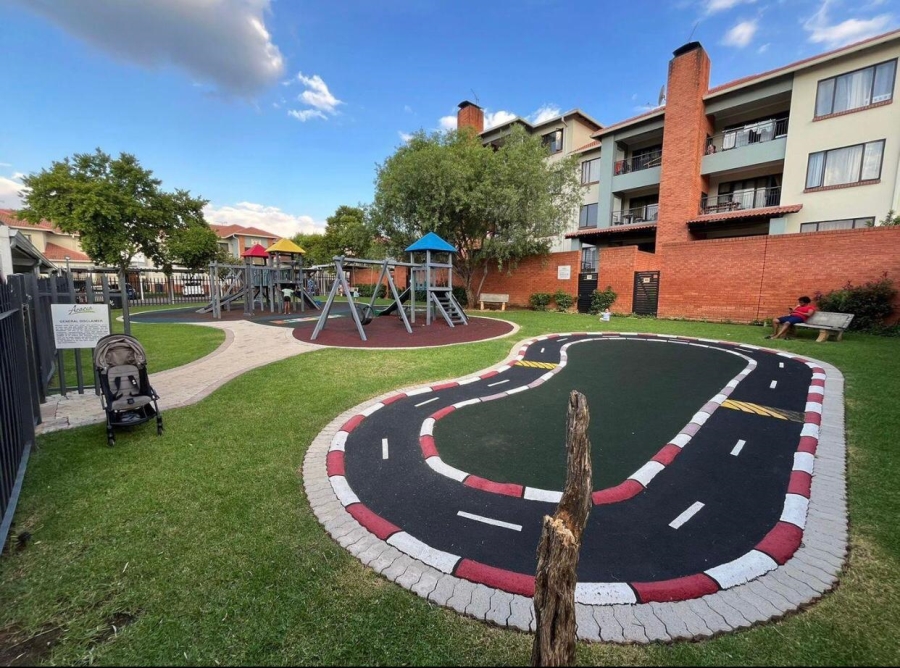 To Let 3 Bedroom Property for Rent in Greenstone Hill Gauteng
