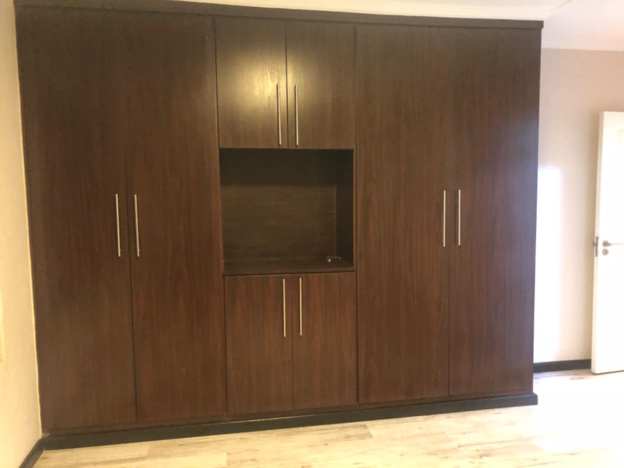 To Let 3 Bedroom Property for Rent in Greenstone Hill Gauteng
