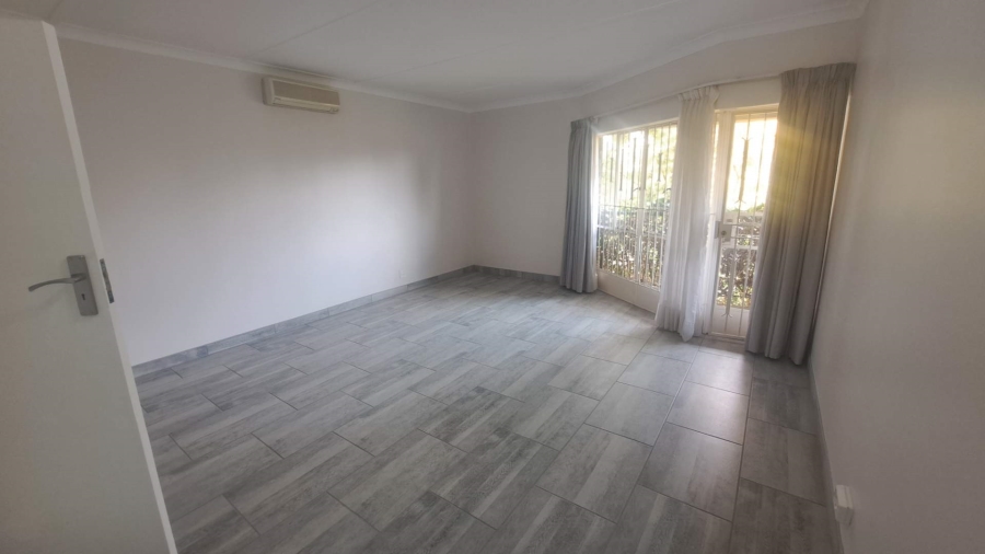 To Let 2 Bedroom Property for Rent in Robindale Gauteng