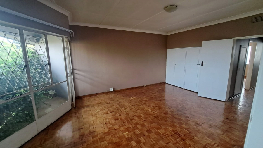 To Let 2 Bedroom Property for Rent in Robindale Gauteng