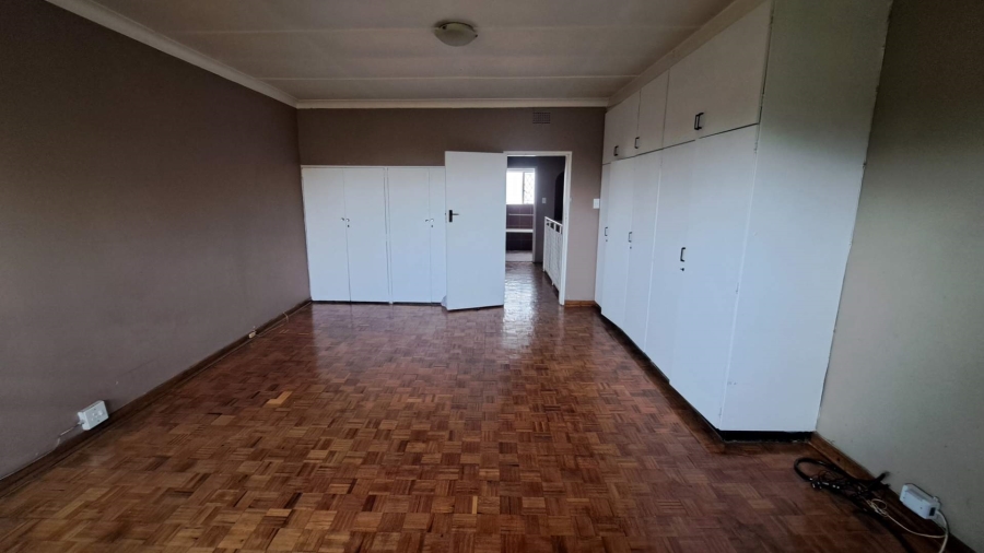 To Let 2 Bedroom Property for Rent in Robindale Gauteng