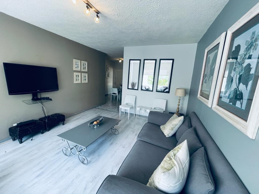 To Let 2 Bedroom Property for Rent in Sandhurst Gauteng