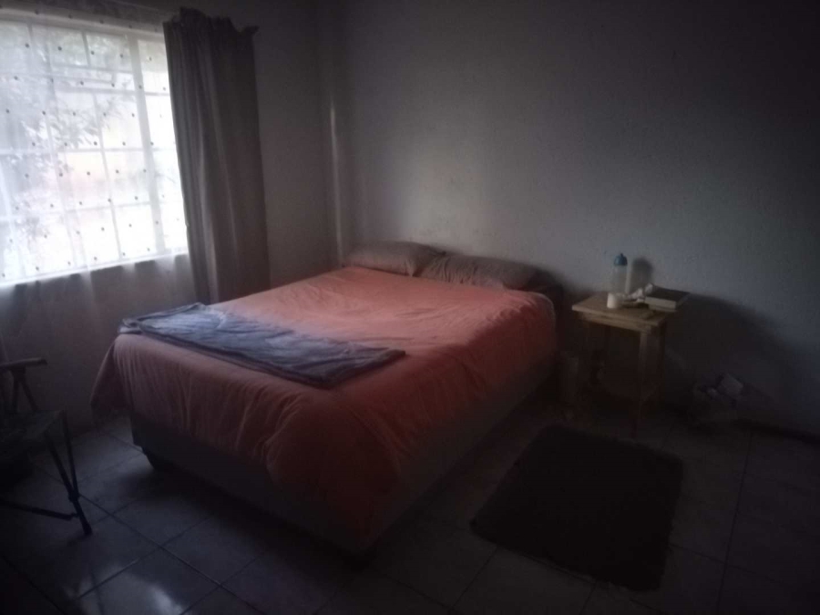 To Let 2 Bedroom Property for Rent in Die Hoewes Gauteng