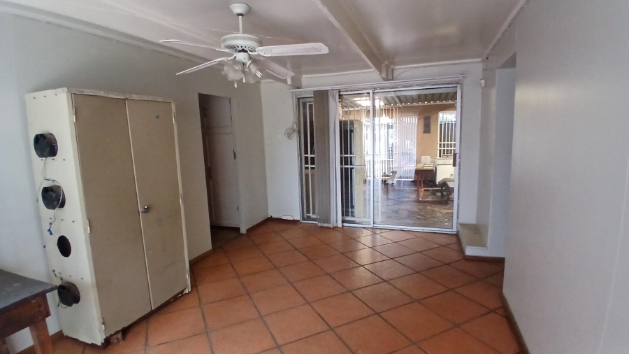 4 Bedroom Property for Sale in Bonaero Park Gauteng