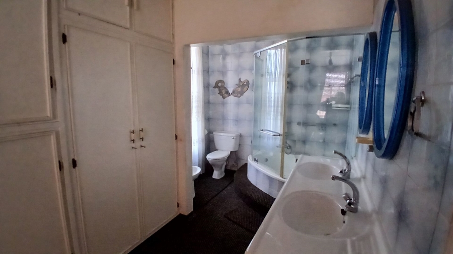 4 Bedroom Property for Sale in Bonaero Park Gauteng