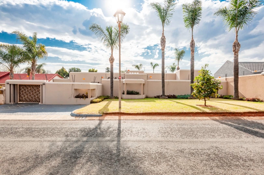 3 Bedroom Property for Sale in Verwoerdpark Gauteng