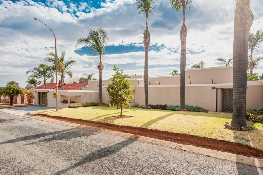 3 Bedroom Property for Sale in Verwoerdpark Gauteng