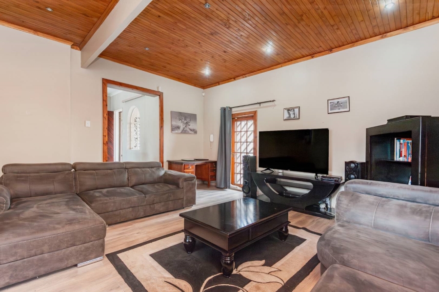 3 Bedroom Property for Sale in Verwoerdpark Gauteng