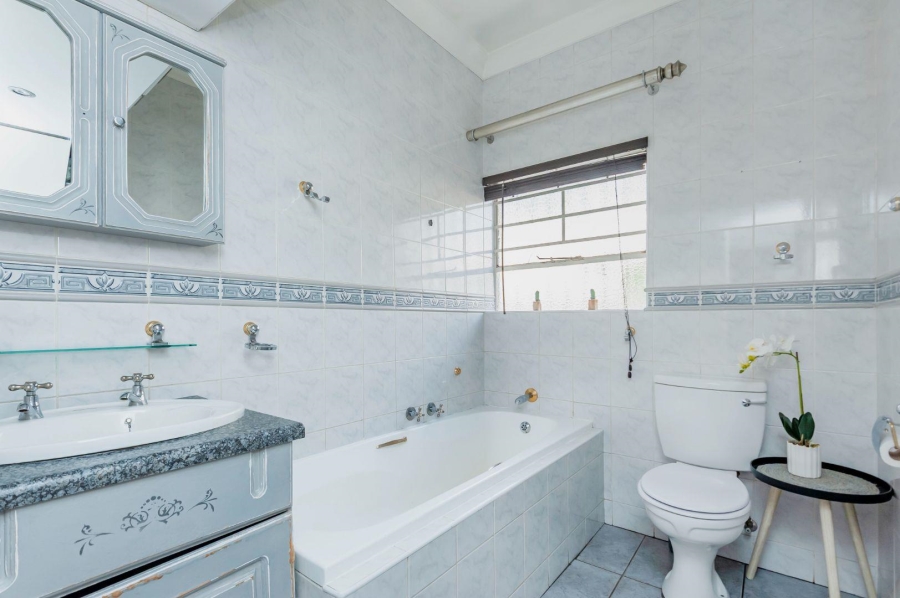 3 Bedroom Property for Sale in Verwoerdpark Gauteng