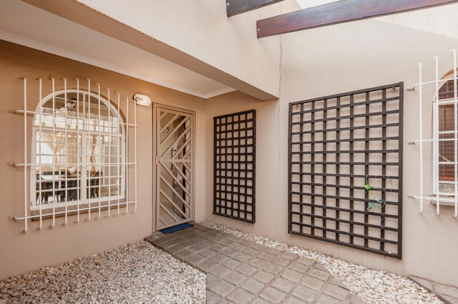 3 Bedroom Property for Sale in Verwoerdpark Gauteng