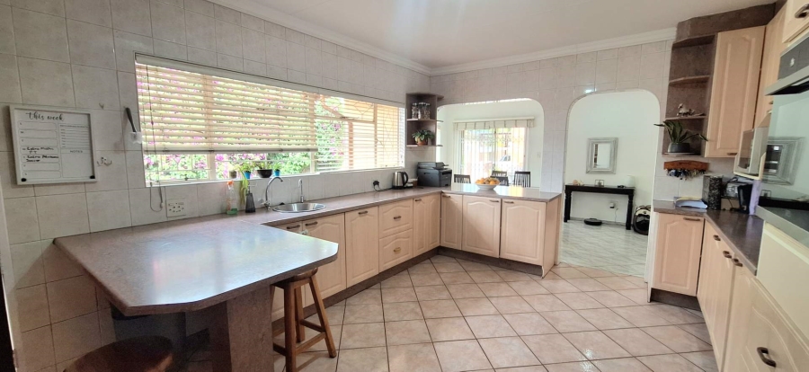 4 Bedroom Property for Sale in Brackenhurst Gauteng