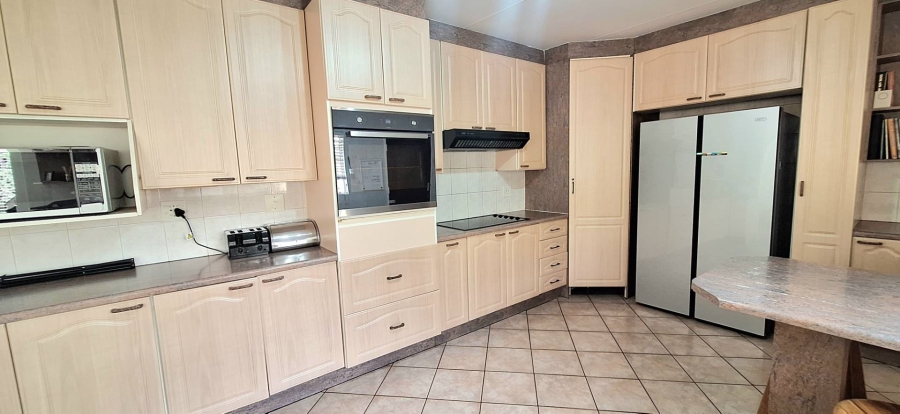 4 Bedroom Property for Sale in Brackenhurst Gauteng