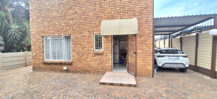 4 Bedroom Property for Sale in Brackenhurst Gauteng
