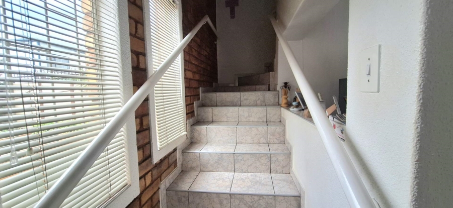 4 Bedroom Property for Sale in Brackenhurst Gauteng