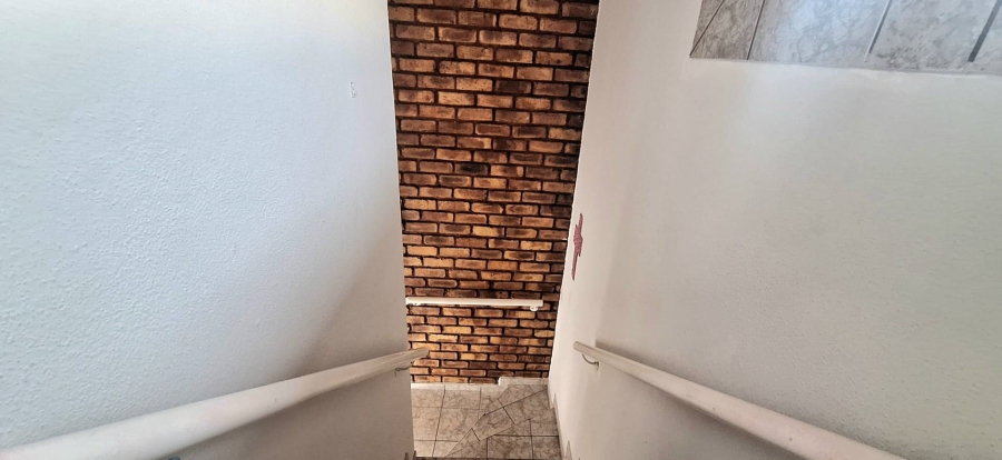 4 Bedroom Property for Sale in Brackenhurst Gauteng