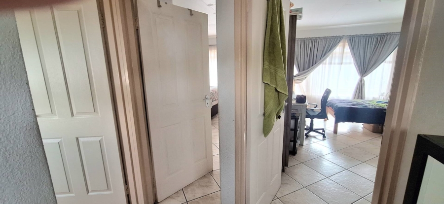 4 Bedroom Property for Sale in Brackenhurst Gauteng