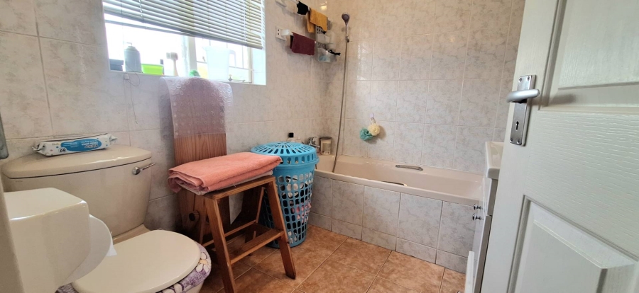 4 Bedroom Property for Sale in Brackenhurst Gauteng
