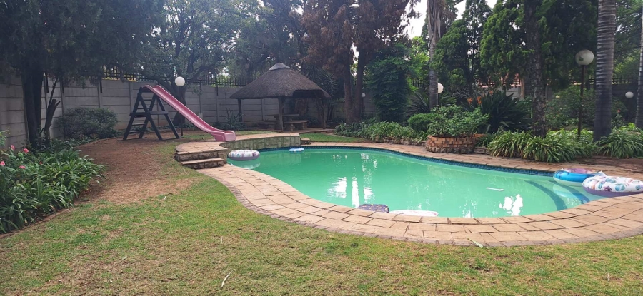 4 Bedroom Property for Sale in Brackenhurst Gauteng