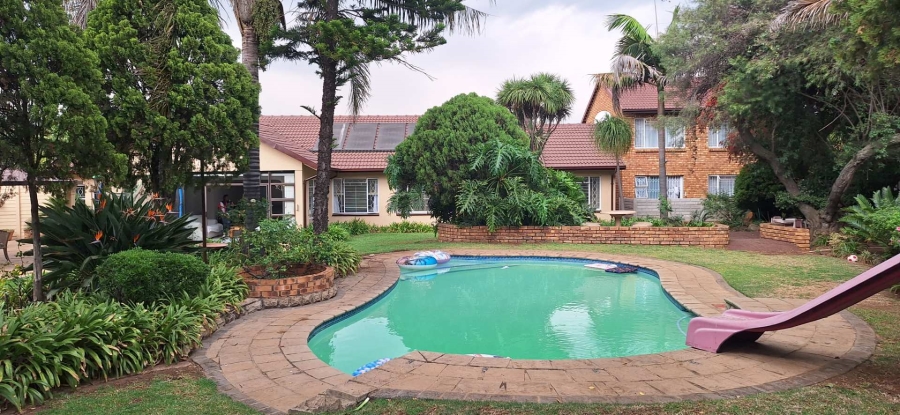 4 Bedroom Property for Sale in Brackenhurst Gauteng